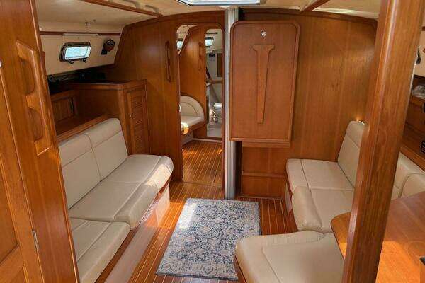 Island Packet 420 Yacht For Sale
