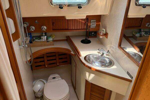 Island Packet 420 Yacht For Sale