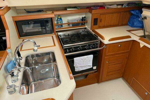 Island Packet 420 Yacht For Sale