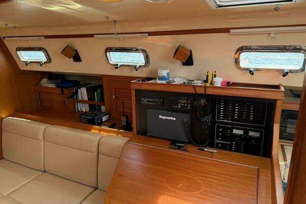 Island Packet 420 Yacht For Sale