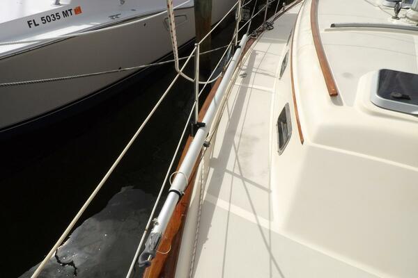 OVERBYTE 32ft Island Packet Yacht For Sale OVERBYTE 32ft Island Packet Yacht For Sale