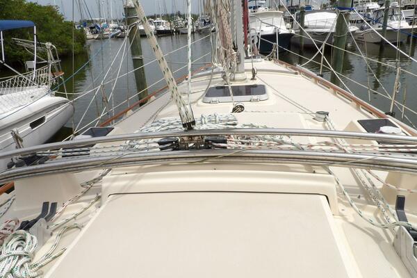 OVERBYTE 32ft Island Packet Yacht For Sale OVERBYTE 32ft Island Packet Yacht For Sale