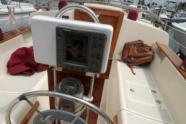 OVERBYTE 32ft Island Packet Yacht For Sale OVERBYTE 32ft Island Packet Yacht For Sale