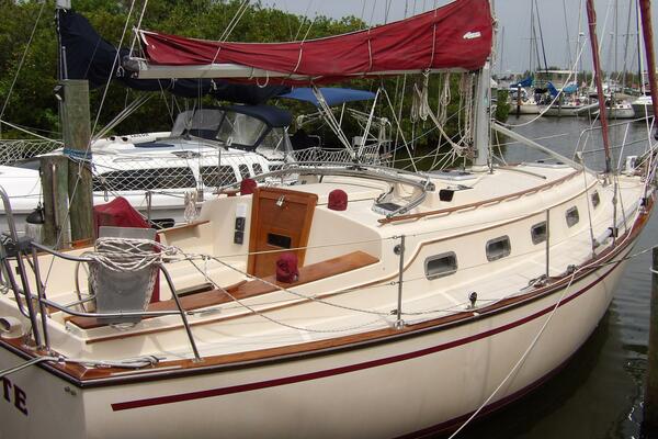 OVERBYTE 32ft Island Packet Yacht For Sale OVERBYTE 32ft Island Packet Yacht For Sale