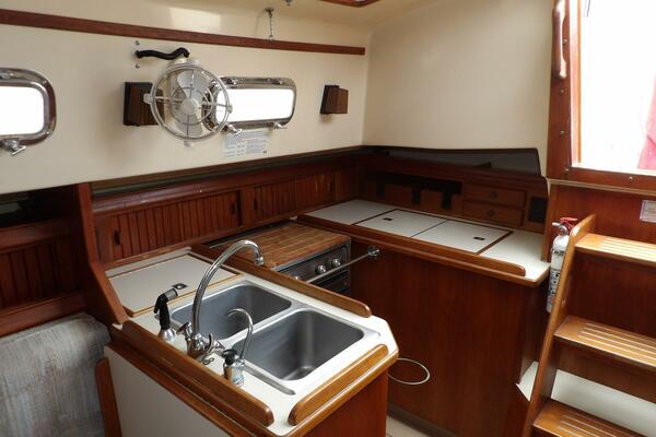 OVERBYTE 32ft Island Packet Yacht For Sale OVERBYTE 32ft Island Packet Yacht For Sale