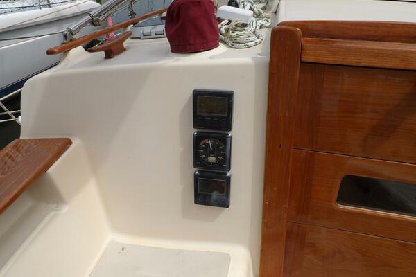 OVERBYTE 32ft Island Packet Yacht For Sale OVERBYTE 32ft Island Packet Yacht For Sale