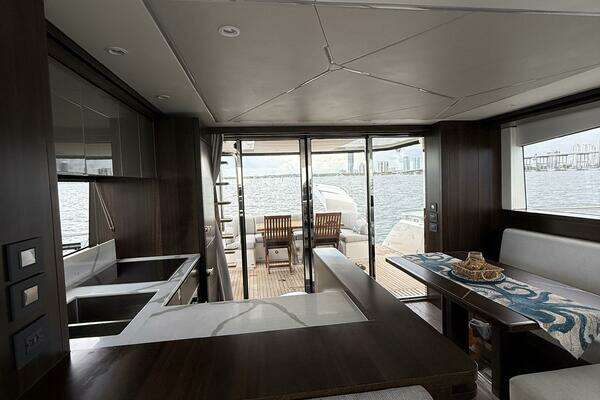 Sunseeker Manhattan 68 Yacht For Sale