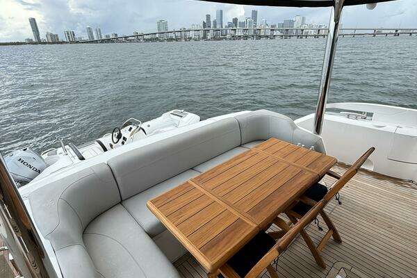 Sunseeker Manhattan 68 Yacht For Sale