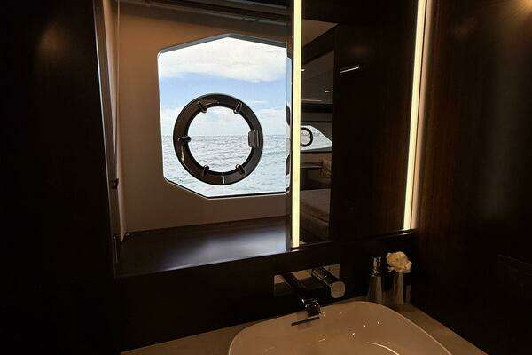 Sunseeker Manhattan 68 Yacht For Sale