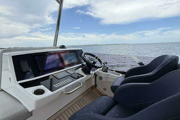 Sunseeker Manhattan 68 Yacht For Sale