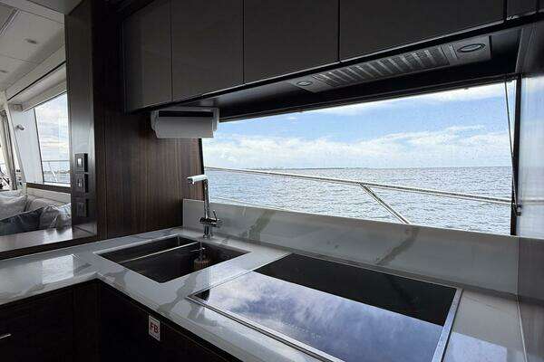 Sunseeker Manhattan 68 Yacht For Sale