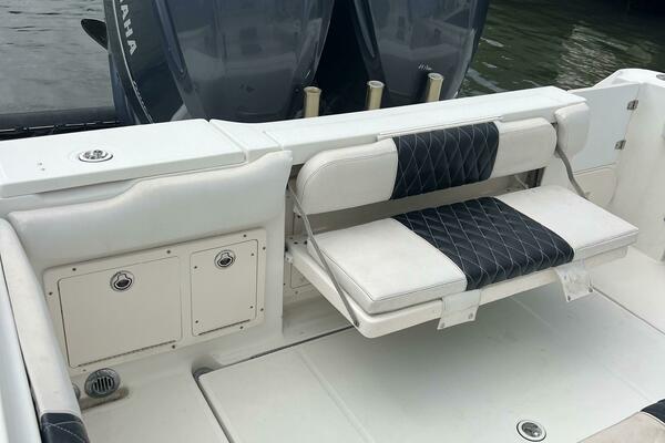 33ft Hydra Sports Yacht For Sale