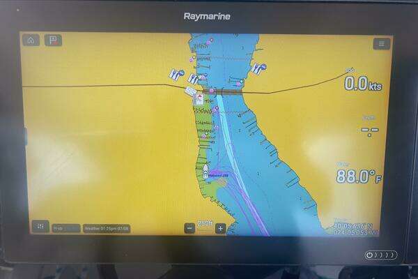 Boston Whaler Realm (SeaKeeper) Yacht For Sale