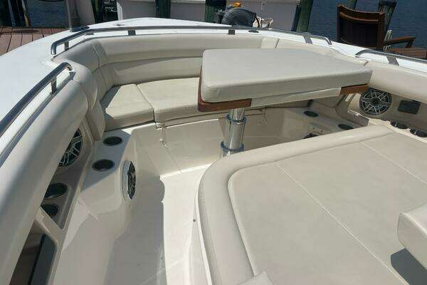 Boston Whaler Realm (SeaKeeper) Yacht For Sale