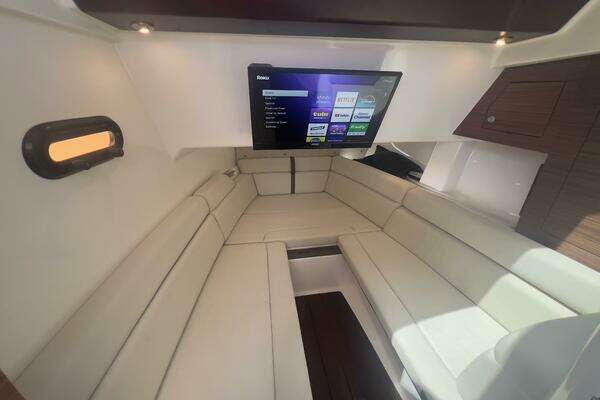 Boston Whaler Realm (SeaKeeper) Yacht For Sale