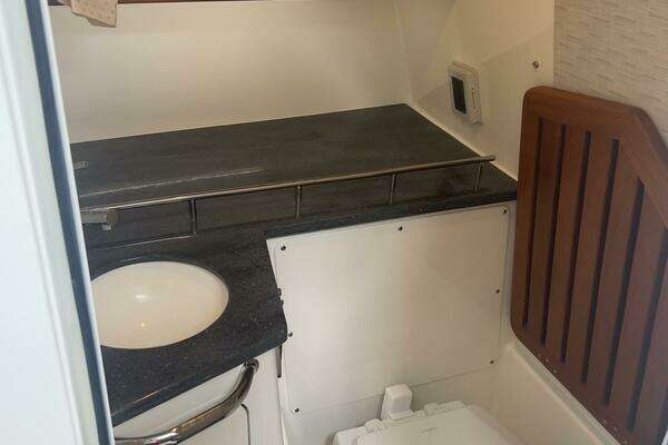 Boston Whaler Realm (SeaKeeper) Yacht For Sale