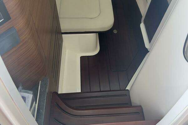 Boston Whaler Realm (SeaKeeper) Yacht For Sale