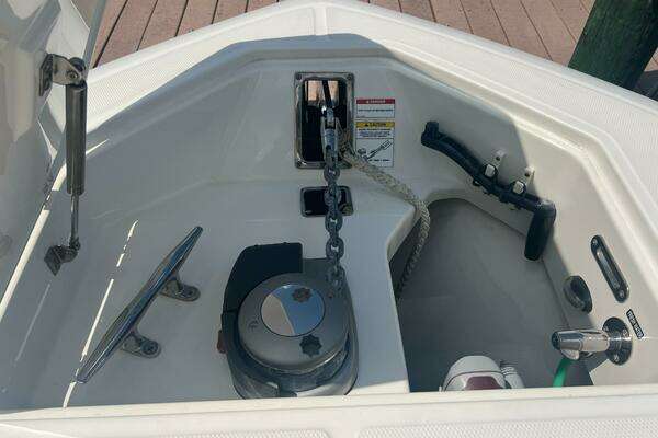Boston Whaler Realm (SeaKeeper) Yacht For Sale