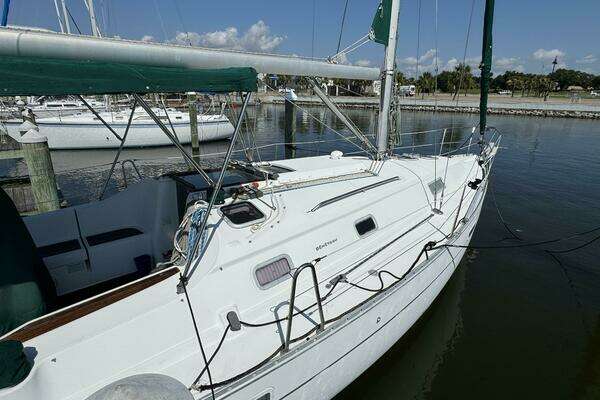 Photo of the 2005 Beneteau Oceanis 331 "TIPSEA"