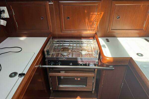 Photo of the 2005 Beneteau Oceanis 331 "TIPSEA"