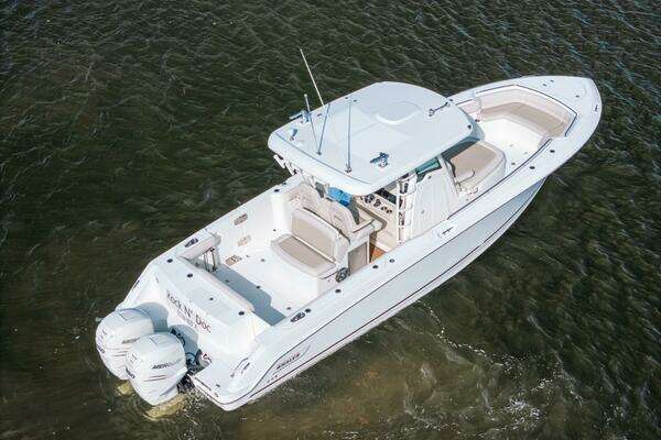 Boston Whaler 330 Outrage Yacht For Sale