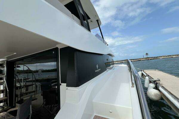 Fountaine Pajot MY6 Yacht For Sale