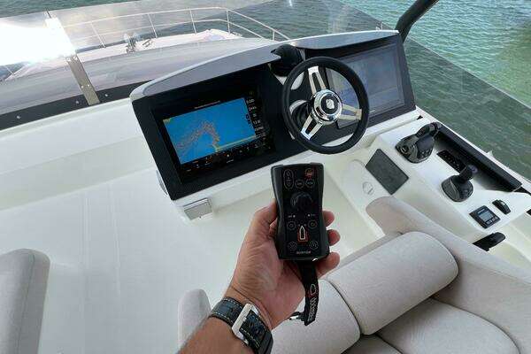 Fountaine Pajot MY6 Yacht For Sale