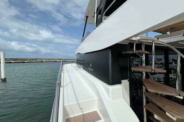 Fountaine Pajot MY6 Yacht For Sale