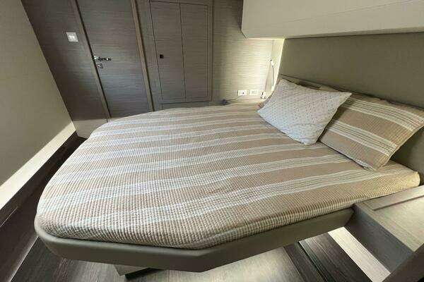 Fountaine Pajot MY6 Yacht For Sale