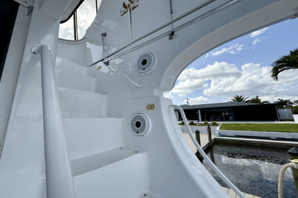 Silverton 50 CONVERTIBLE Yacht For Sale