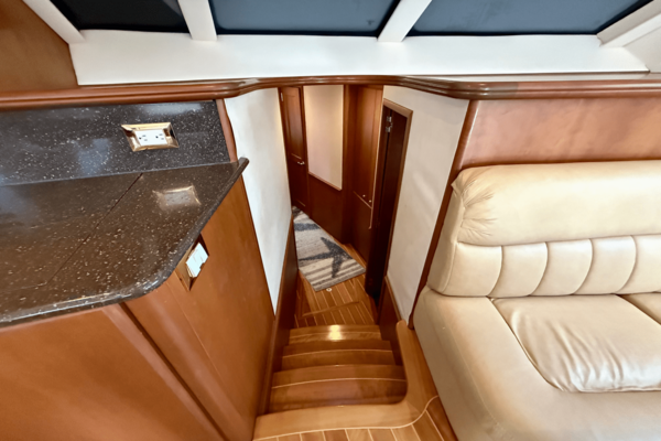 Silverton 50 CONVERTIBLE Yacht For Sale