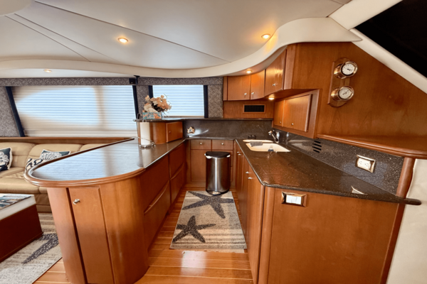 Silverton 50 CONVERTIBLE Yacht For Sale
