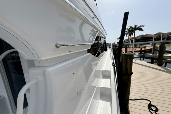 Silverton 50 CONVERTIBLE Yacht For Sale