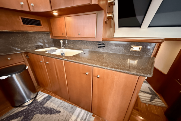 Silverton 50 CONVERTIBLE Yacht For Sale