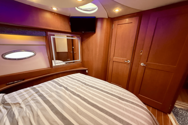 Silverton 50 CONVERTIBLE Yacht For Sale