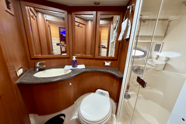 Silverton 50 CONVERTIBLE Yacht For Sale