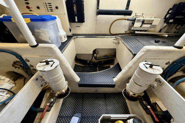 Silverton 50 CONVERTIBLE Yacht For Sale