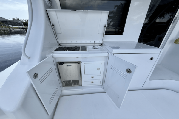 Silverton 50 CONVERTIBLE Yacht For Sale