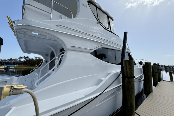 Silverton 50 CONVERTIBLE Yacht For Sale