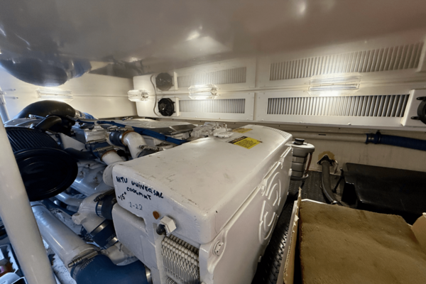 Silverton 50 CONVERTIBLE Yacht For Sale