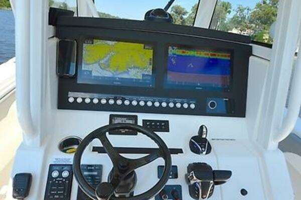Regulator 31 Yacht For Sale