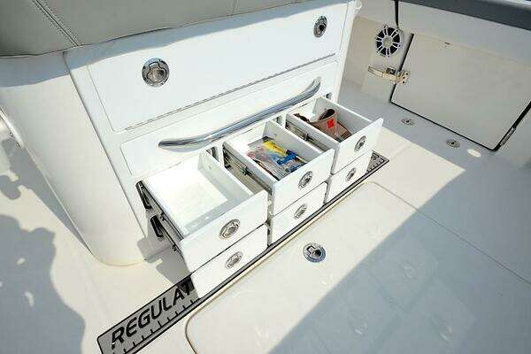 Regulator 31 Yacht For Sale