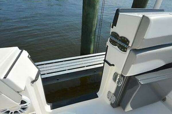Regulator 31 Yacht For Sale