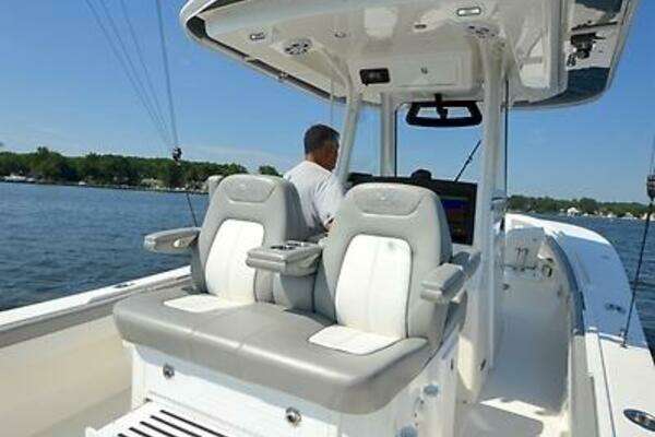 Regulator 31 Yacht For Sale