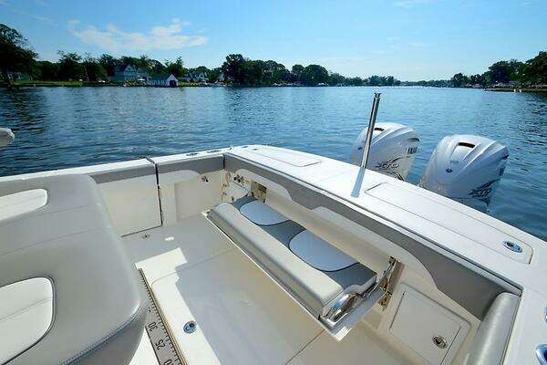 Regulator 31 Yacht For Sale