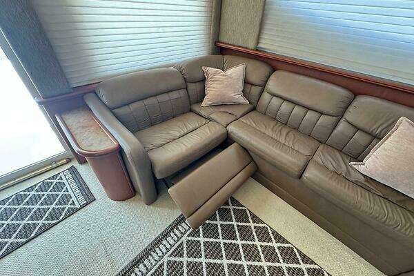 Silverton 48 Convertible Yacht For Sale