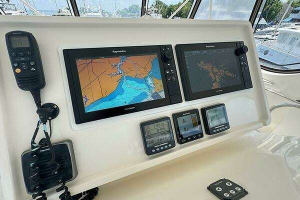 Silverton 48 Convertible Yacht For Sale