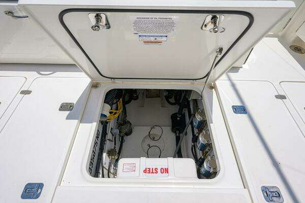 Pursuit 385 Offshore Yacht For Sale
