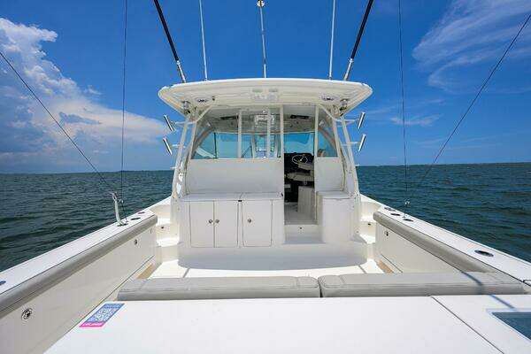 Pursuit 385 Offshore Yacht For Sale
