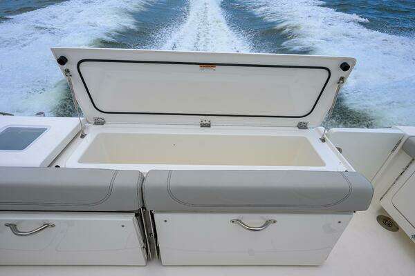 Pursuit 385 Offshore Yacht For Sale